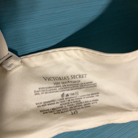 Black and white vs push up - Picture 4 of 4